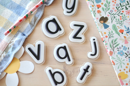 Lettres noires et blanches