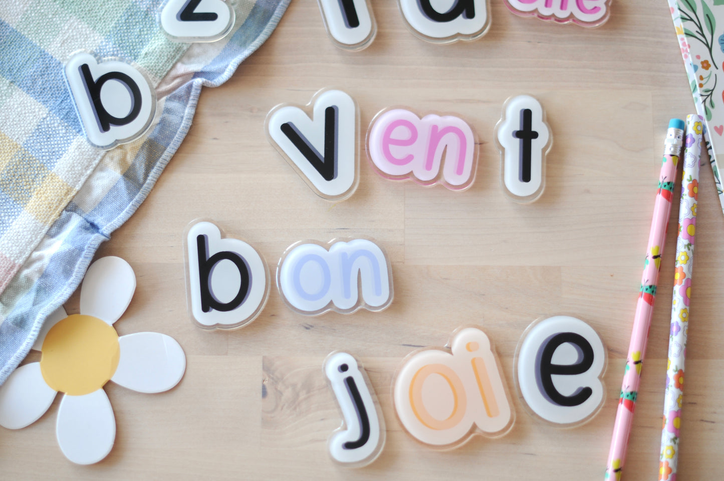 Lettres noires et blanches