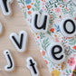 Lettres noires et blanches